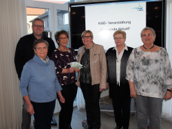 Seniorengemeinschaft freut sich ber Spende der KAB St. Josef Heek